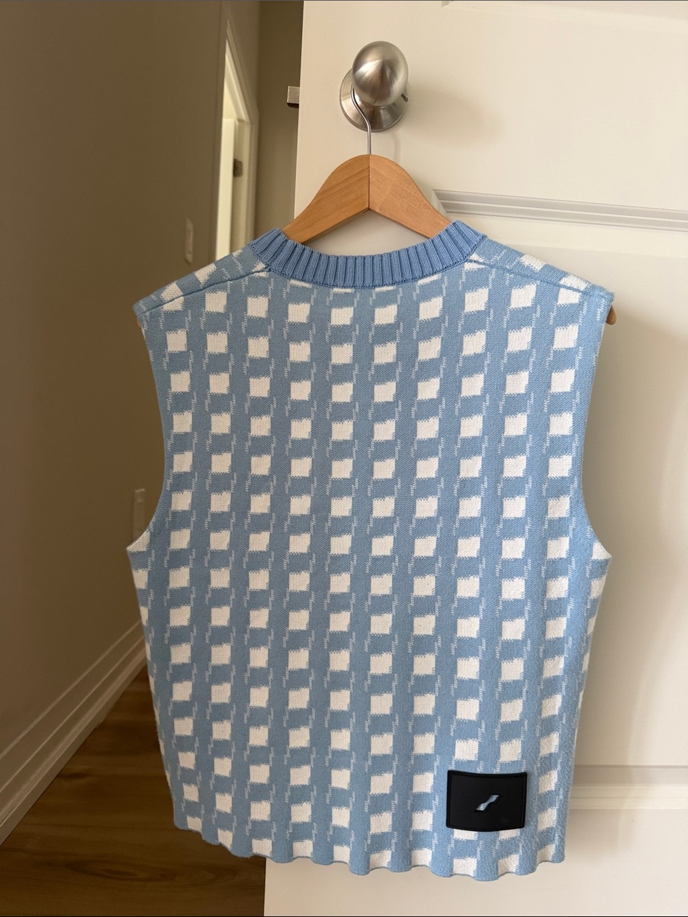 Light Blue and White Check Knit Sleeveless Sweater Vest - Picture 2 of 2